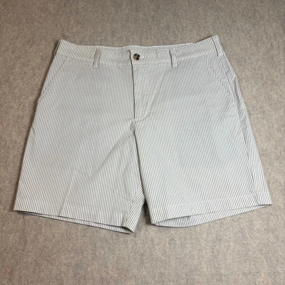 IZOD Shorts Mns 34 Grey Cotton Seersucker Stripe Stretch Flat Front Coastal Prep
